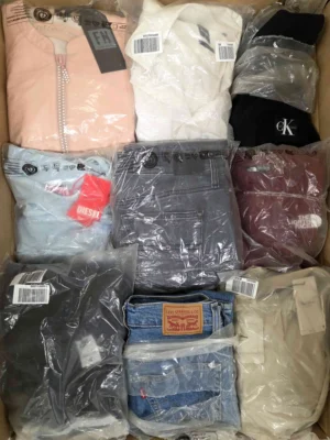 The photo shows a package with clothing in the category D.