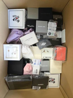 The photo shows a package with clothing in the category A.