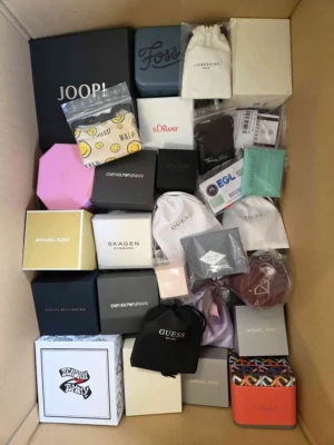 The photo shows a package with clothing in the category A.