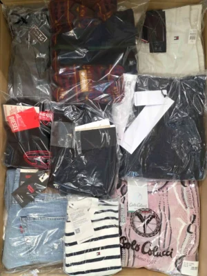 The photo shows a package with clothing in the category B.