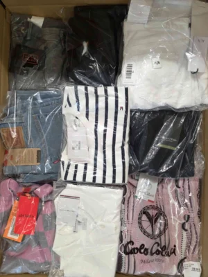 The photo shows a package with clothing in the category B.