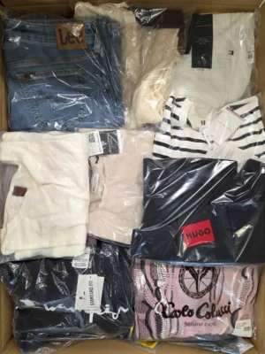 The photo shows a package with clothing in the category B.