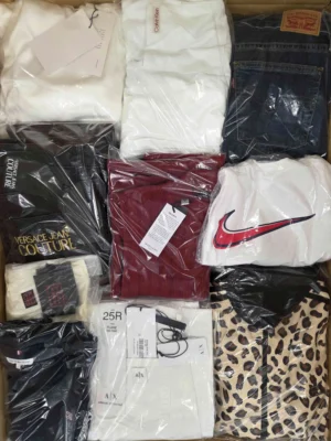 The photo shows a package with clothing in the category B.