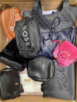 The picture shows a package with accessories in the category HC.