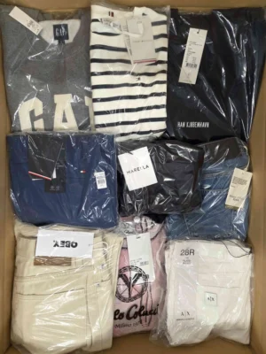 The photo shows a package with clothing in the category B.