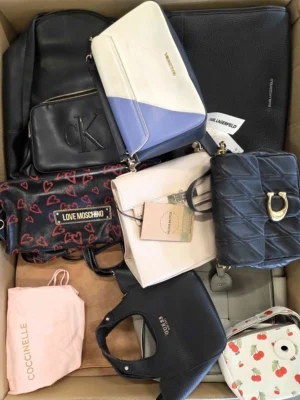 The picture shows a package with accessories in the category HC.