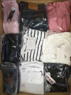 The photo shows a package with clothing in the category B.