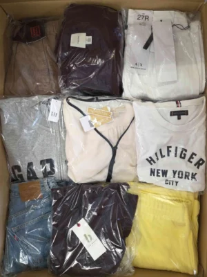 The photo shows a package with clothing in the category B.