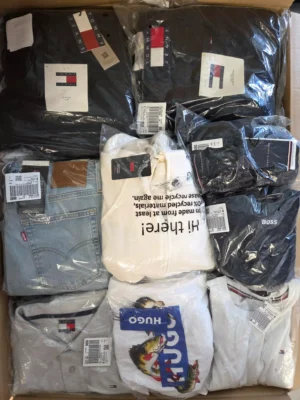 The photo shows a package with clothing in the category T.