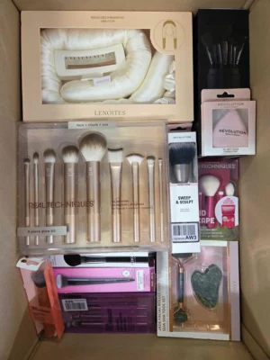 The picture shows a package with accessories in the category BC.
