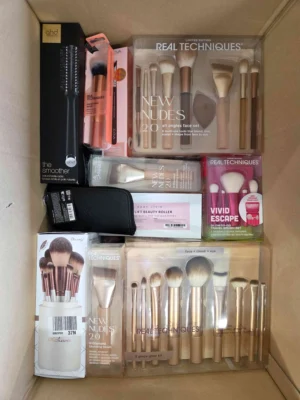 The picture shows a package with accessories in the category BC.