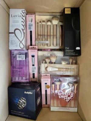 The picture shows a package with accessories in the category BC.