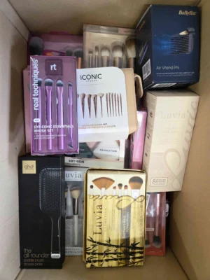 The picture shows a package with accessories in the category BC.