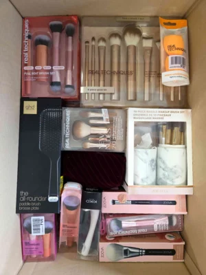 The picture shows a package with accessories in the category BC.