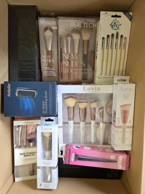 The picture shows a package with accessories in the category BC.