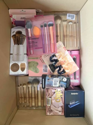 The picture shows a package with accessories in the category BC.