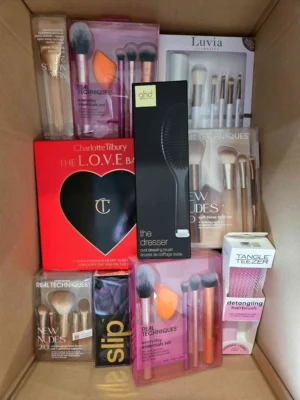 The picture shows a package with accessories in the category BC.