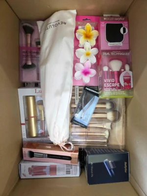 The picture shows a package with accessories in the category BC.