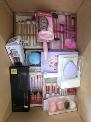The picture shows a package with accessories in the category BC.