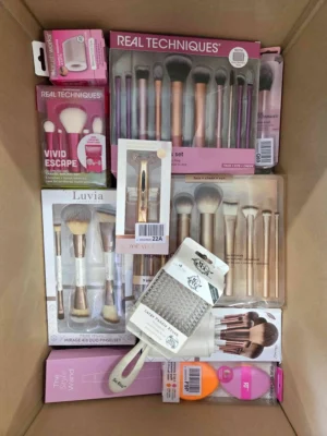 The picture shows a package with accessories in the category BC.