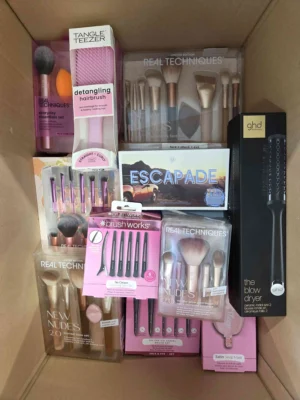 The picture shows a package with accessories in the category BC.