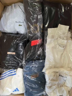 The photo shows a package with clothing in the category C.