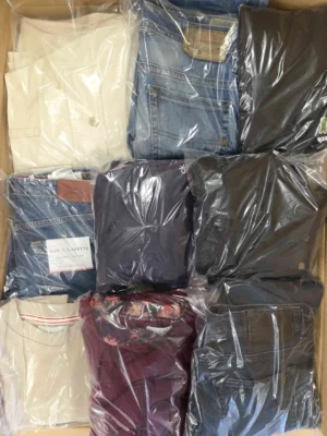 The photo shows a package with clothing in the category C.