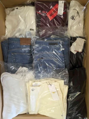 The photo shows a package with clothing in the category C.