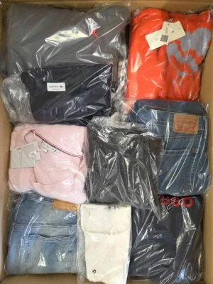The photo shows a package with clothing in the category C.