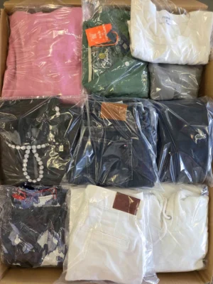 The photo shows a package with clothing in the category C.