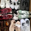 SH2052 2 The photo shows a package with footwear in the category SH.