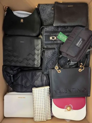 The picture shows a package with accessories in the category HB.