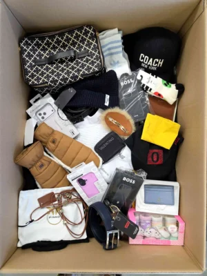 The picture shows a package with accessories in the category AB.