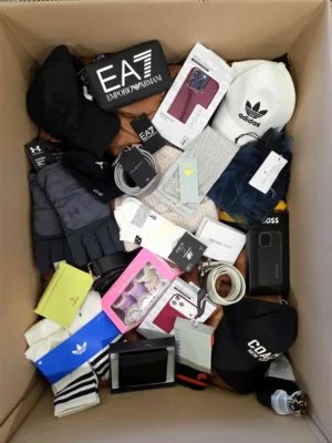 The picture shows a package with accessories in the category AB.