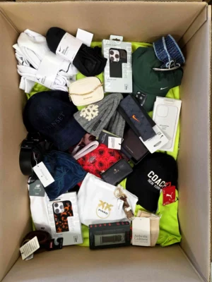 The picture shows a package with accessories in the category AB.
