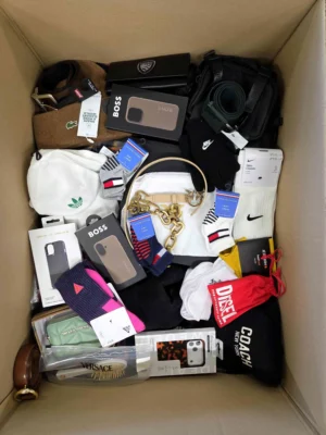 The picture shows a package with accessories in the category AB.