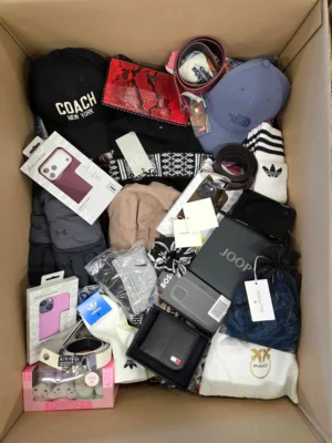 The picture shows a package with accessories in the category AB.