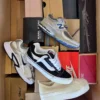 BS3262 1 The photo shows a package with footwear in the category BS.