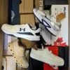 The photo shows a package with footwear in the category BS.