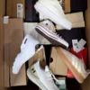 BS3381 2 The photo shows a package with footwear in the category BS.