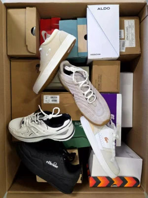 The photo shows a package with footwear in the category BS.