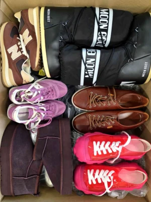 The photo shows a package with footwear in the category BSU.