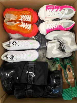 The photo shows a package with footwear in the category BSU.