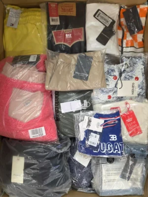 The photo shows a package with clothing in the category K.