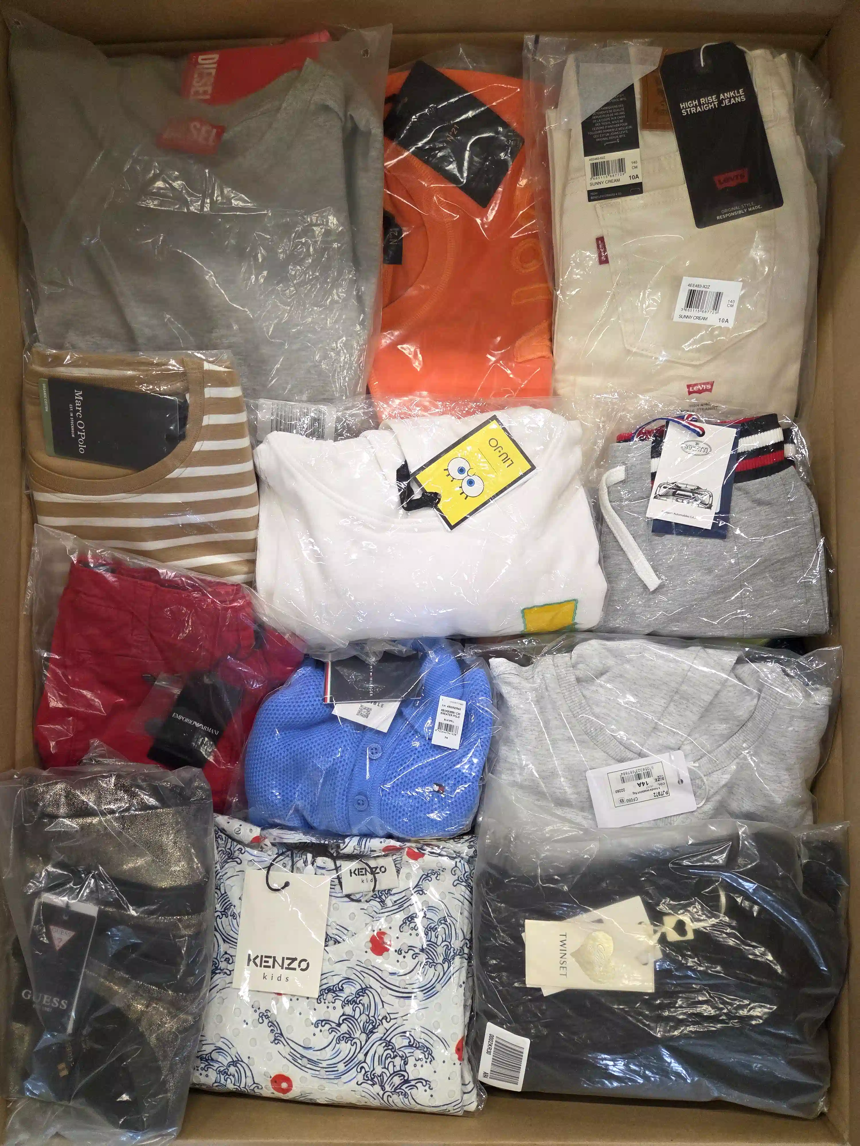 K470 3 The photo shows a package with clothing in the category K.