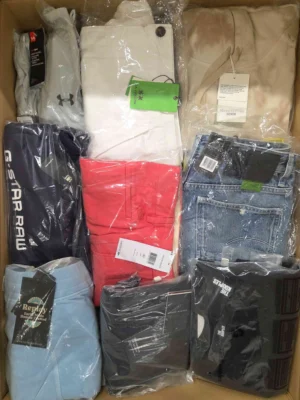 The photo shows a package with clothing in the category AM.