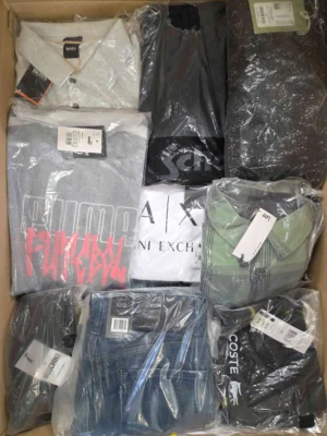 The photo shows a package with clothing in the category AM.