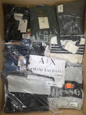 The photo shows a package with clothing in the category AM.
