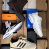CS6684 2 The photo shows a package with footwear in the category CS.