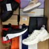 CS6692 1 The photo shows a package with footwear in the category CS.